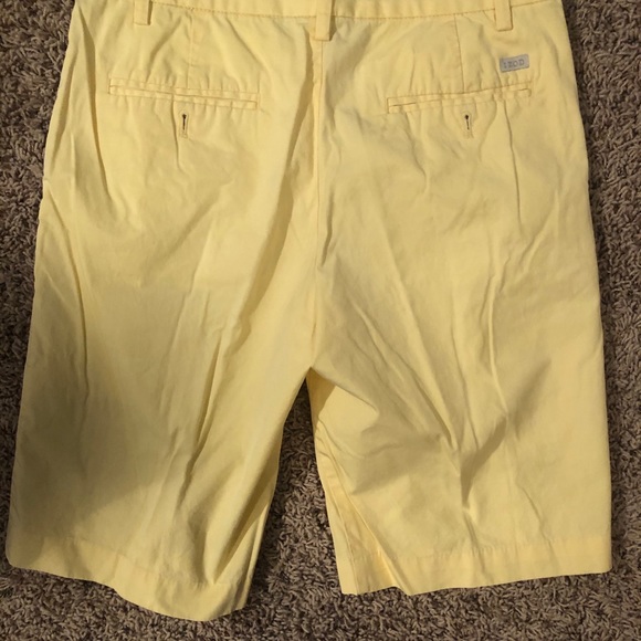 Men’s Izod Shorts - Picture 3 of 3